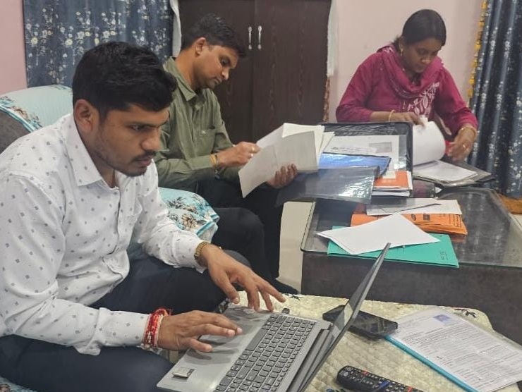 कर्मचारियों से दुर्व्यवहार करने वाले व्यवसायियों के प्रतिष्ठानों पर स्टेट जीएसटी की दबिश