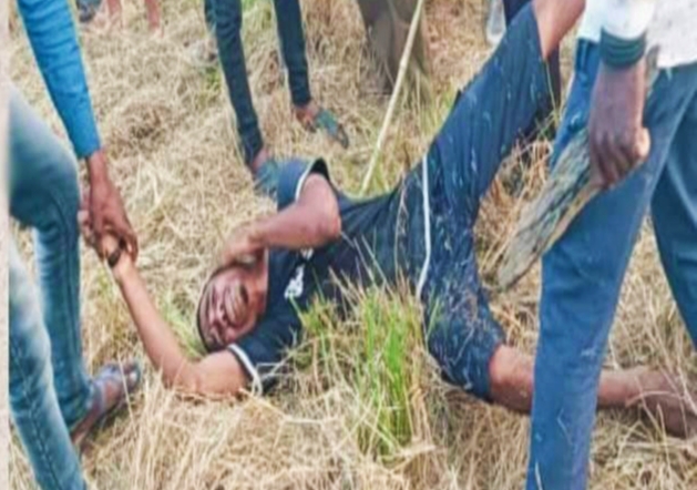 खरोरा में एक हम्माल ने मचाया आतंक, हथौड़ी से 15-16 परिवारों पर घरों में घुसकर किया हमला,एक महिला की मौके पर हुई मौत,