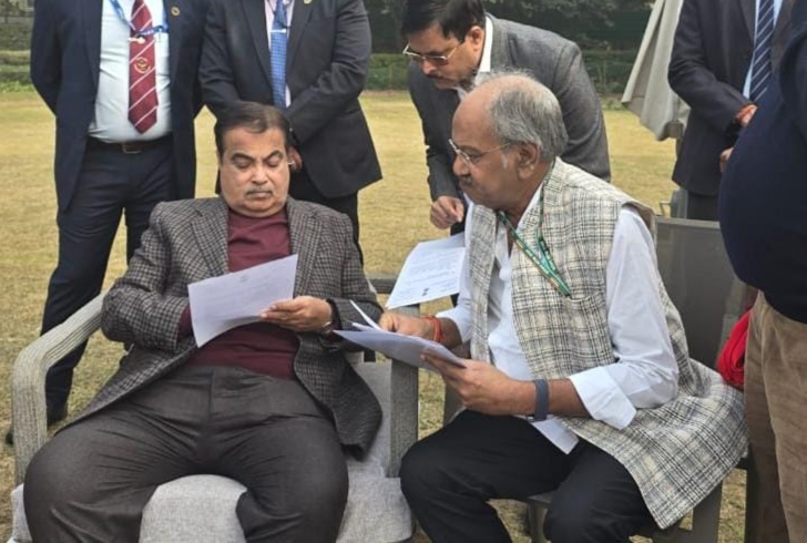 कुम्हारी टोल प्लाजा बंद करने समेत विभिन्न मांगों को लेकर नितिन गडकरी से मिले सांसद बृजमोहन अग्रवाल