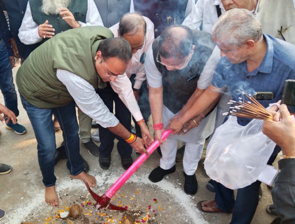सुनील सोनी अरविंद दीक्षित वार्ड में लगभग 3 करोड़ सड़क डामरीकरण कार्य का भूमिपूजन