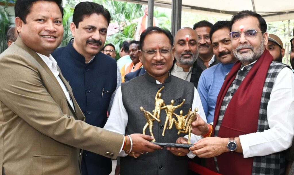 मुख्यमंत्री श्री विष्णु देव साय से छत्तीसगढ़ वालीबॉल संघ के पदाधिकारियों ने की मुलाकात