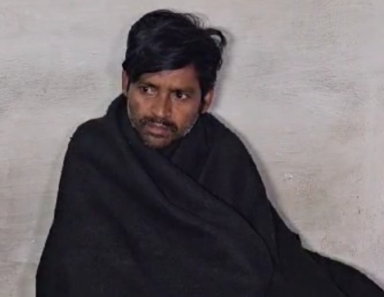 पत्नी के मोबाइल चलाने से नाराज पति ने पत्नी को पहली मज़िल की बाल्कनी से दिया धक्का.