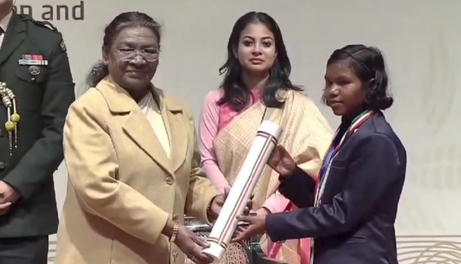 राष्ट्रीय जुडो खिलाड़ी, कोंडागांव की बिटिया हेमबती नाग को आज माननीय राष्ट्रपति श्रीमती द्रौपदी मुर्मु जी द्वारा “प्रधानमंत्री राष्ट्रीय बाल पुरस्कार 2024 से सम्मानित किया जाना, समस्त प्रदेशवासियों के लिए गर्व का विषय है