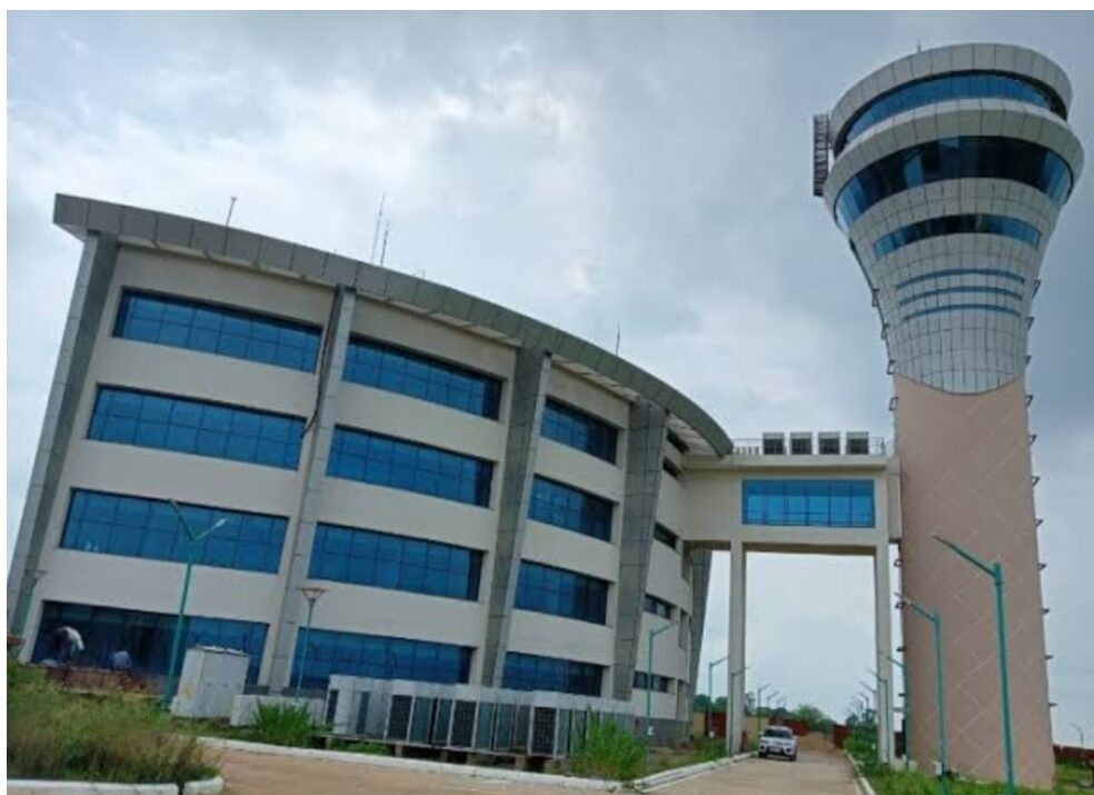 एयरपोर्ट की सुरक्षा व्यवस्था मे गंभीर लापरवाही,