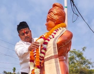 स्वामी विवेकानंद जी के जन्म जयंती के उपलक्ष्य में स्वामी जन सेवा समिति क्लब एवं यंग ग्रुप के संयुक्त तत्वाधान में प्रतिवर्ष अनुसार इस वर्ष भी सेवा दिवस के रूप में मनाया गया