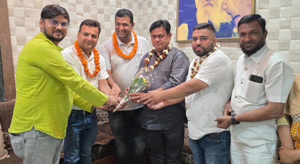 AAP के पदाधिकारियों ने की बोदरी नगर पालिका के विजयी प्रत्याशियों से भेंट