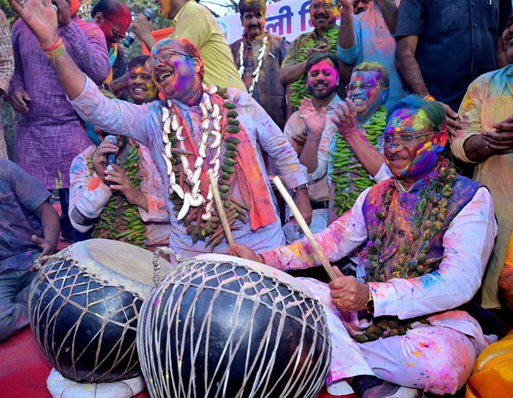 प्रेस क्लब में होली मिलन