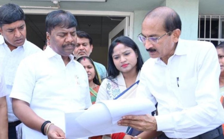 वनमंत्री कश्यप ने लघुवनोपज प्रसंस्करण केंद्र का किया अवलोकन