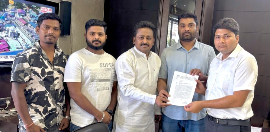 युवा कांग्रेस उत्तर विधानसभा अध्यक्ष नवाज खान ने रायपुर नगर निगम आयुक्त को सौंपा ज्ञापन