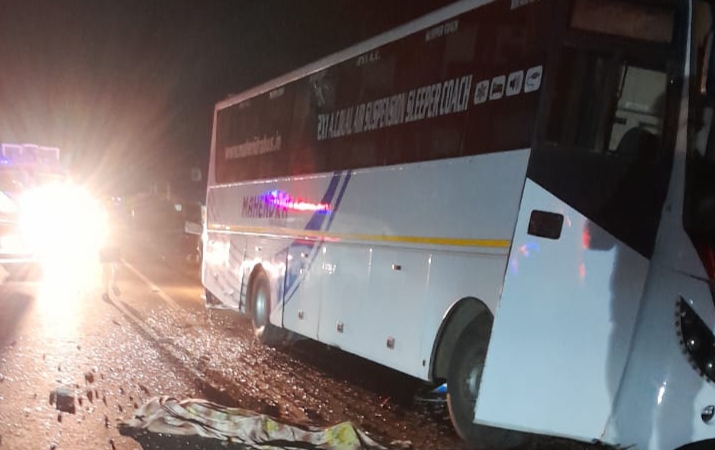 यात्रियों से भरी बस हादसे का शिकार,