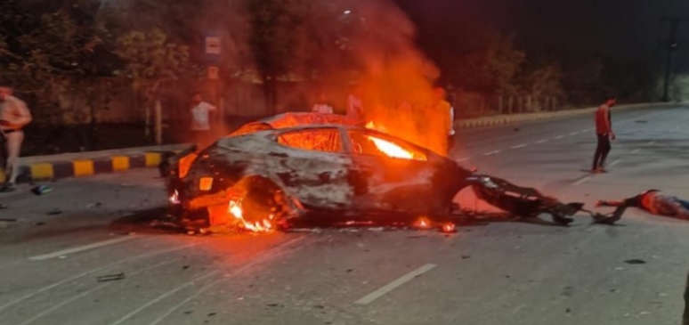 फिर गूंजा धमाका