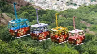 डोंगरगढ़ स्थित मां बम्लेश्वरी मंदिर का रोपवे एक बार फिर शुरू कर दिया गया