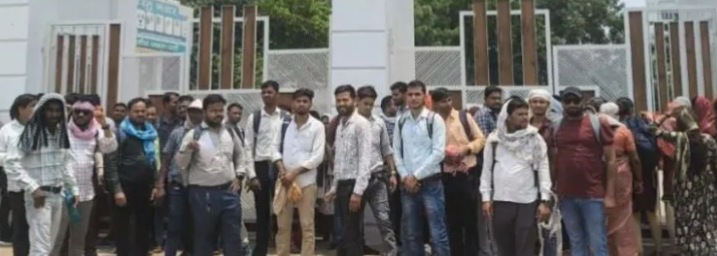 BJP कार्यालय के बाहर प्रदर्शन नियुक्ति की मांग को लेकर फूटा आक्रोश