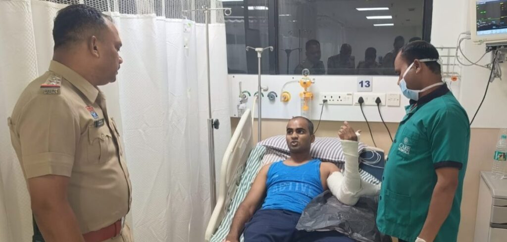 ट्रैफिक ड्यूटी पर तैनात दो जवानों को पिकअप ने मारी टक्कर,