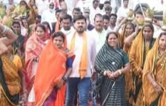 अनुज शर्मा  के करकमलो से बालिका छात्रावास भवन का लोकार्पण एवं शिलान्यास हुआ|