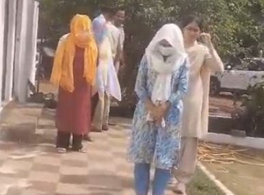 लड़कों के साथ मारपीट मामले में पांच लड़कियां गिरफ्तार,