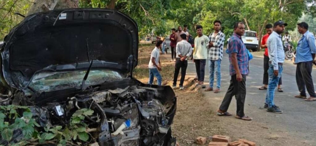 कार चालक ने दो बाइक को मारी जोरदार टक्कर, 3 युवकों की मौके पर ही मौत,