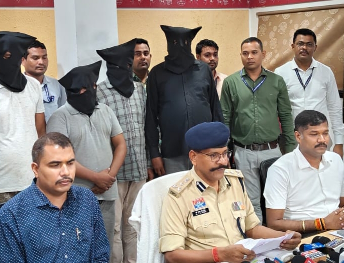 5 ठग यूपी से गिरफ्तार