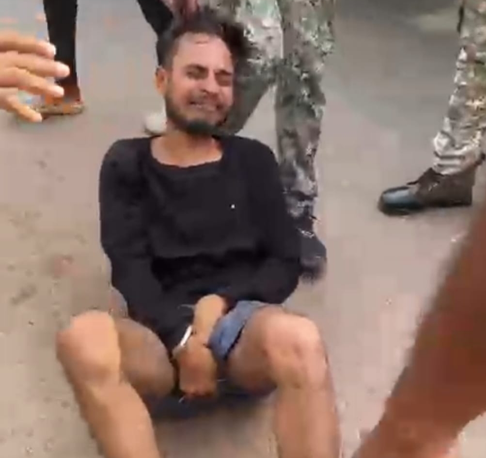 छत्तीसगढ़ के चारामा पुलिस और हाइवे पेट्रोलिंग टीम का निंदनीय वीडियो सामने आया है।