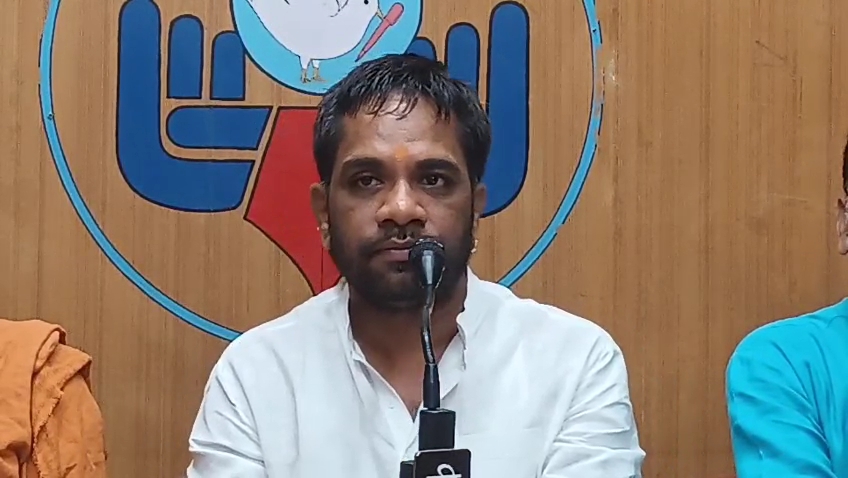 छत्तीसगढ़ की संस्कारधानी रायपुर में दही-हांडी की धूम