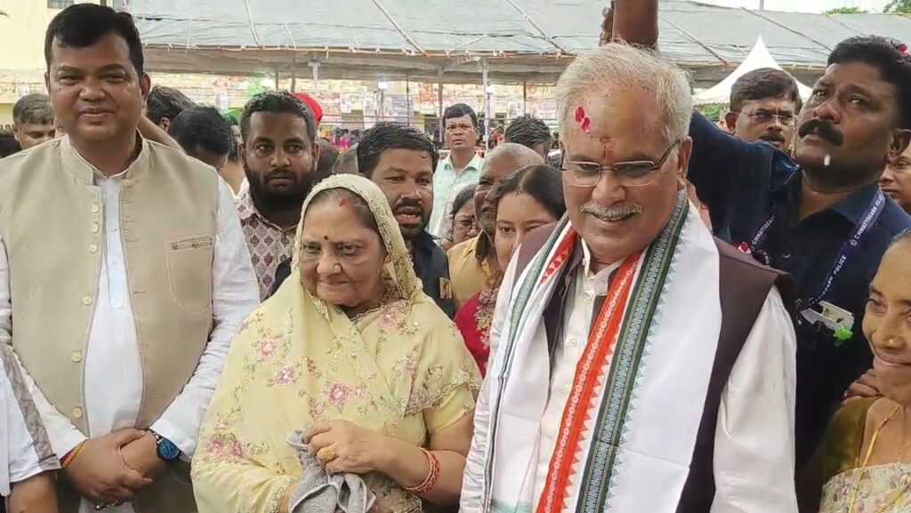 भूपेश बघेल ने हर साल की तरह इस साल भी तीजा-पोरा का पारंपरिक त्यौहार एक विशेष आयोजन के साथ उत्सव की तरह मनाया