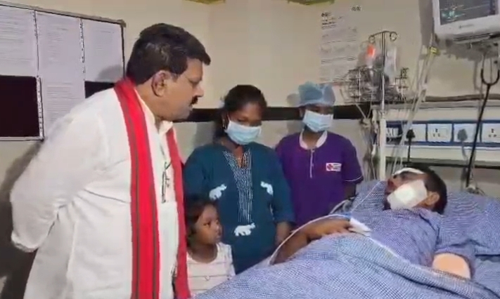 घायल जवान से मुलाकात