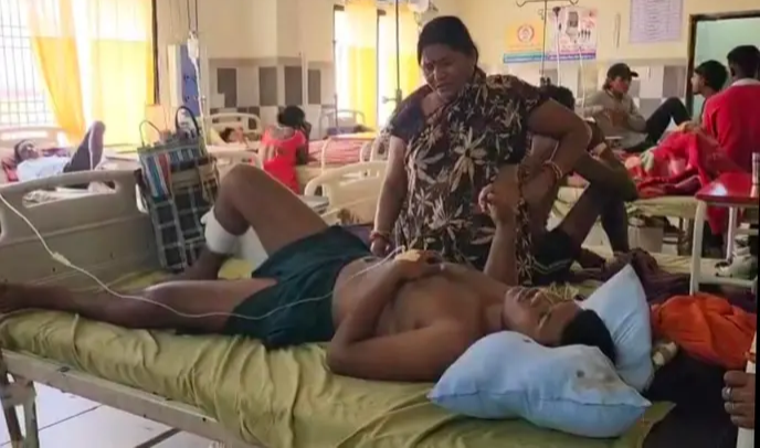 पिता-पुत्र की कार से कुचलकर हत्या