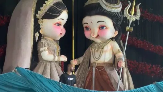 बजरंग दल का प्रदर्शन, सड़क पर बैठकर प्रतिमा विसर्जित करने की कर रहे मांग