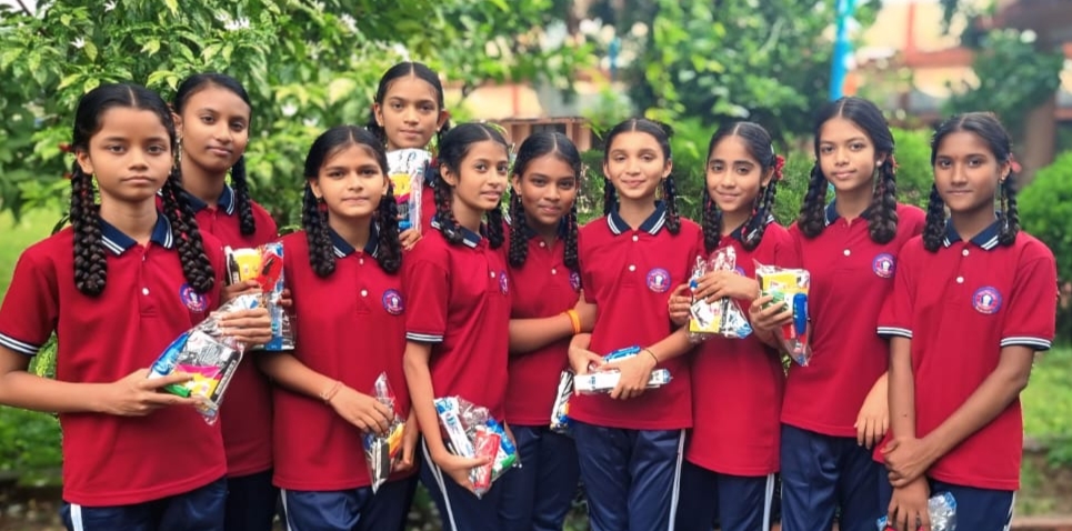 मीतान फाउंडेशन द्वारा गवर्नमेंट ब्लाइंड एंड डैफ स्कूल, माथपुरैना में बालिकाओं को हेम्पर बैग वितरण एवं शिक्षा जागरूकता कार्यक्रम आयोजित