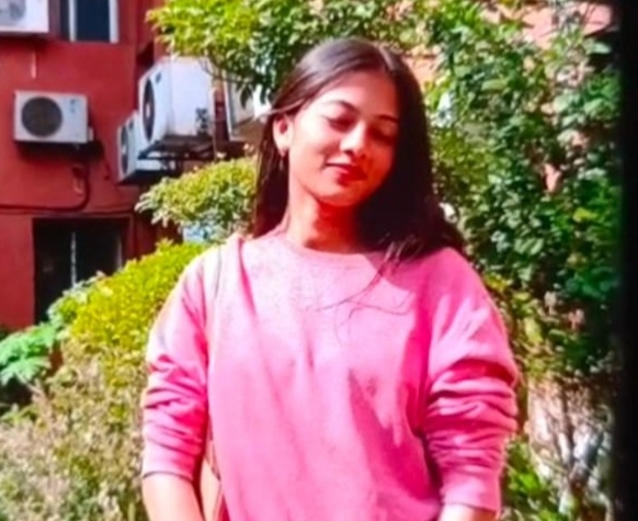 मारुति रेसिडेंसी में बुधवार को 18 वर्षीय युवती ने फांसी लगाकर आत्महत्या कर ली है। इस घटना से इलाके में हड़कंप मच गया है।