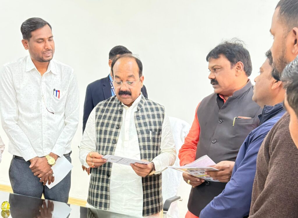 मोवा ओवर ब्रिज पर डिवाइडर निर्माण की मांग, मंत्री अरुण साव ने दिए तत्काल निर्देश