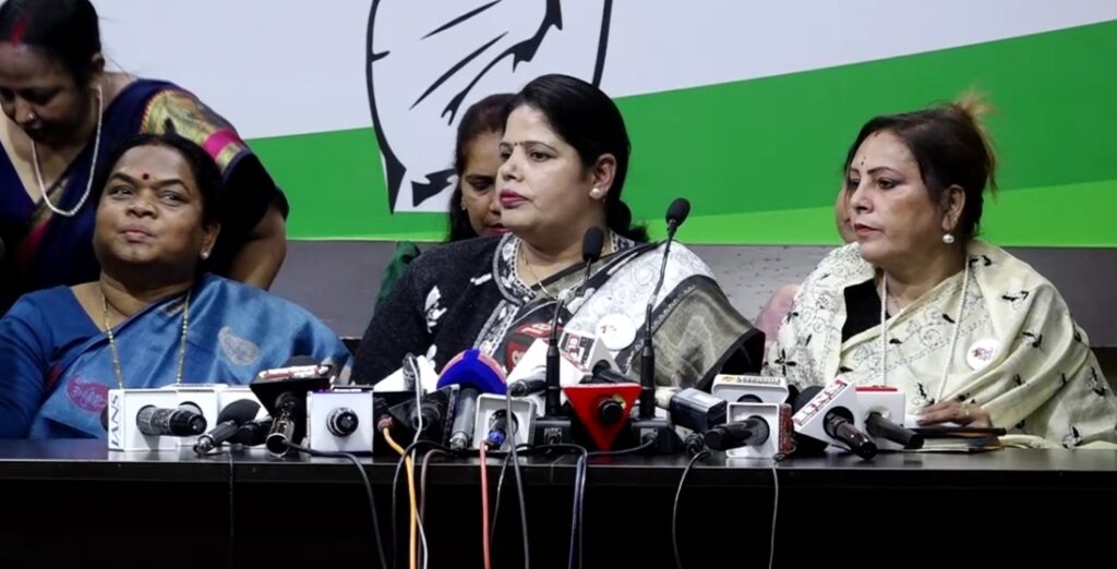महिला कांग्रेस महासचिव गुंजन सिंह ने बोला