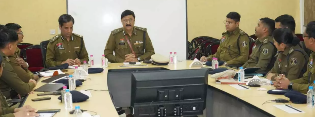 लेडी कांस्टेबल सस्पेंड, वसूलीबाज आरक्षक लाइन अटैच