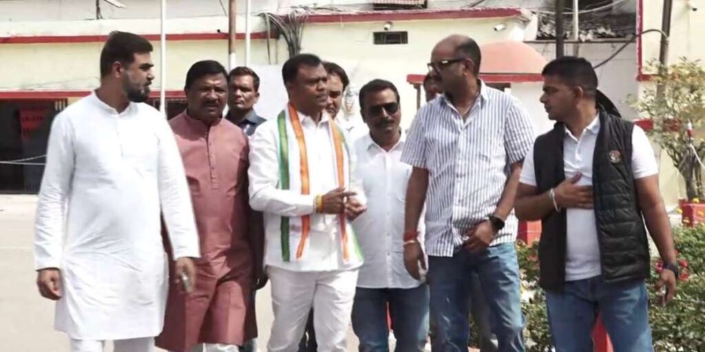 आदिवासी नेताओं को किया जा रहा टारगेट, बदले की भावना से भेजे गए जेल