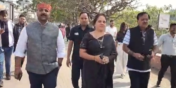 मरीन ड्राइव में सुबह मॉर्निंग वॉक के लिए नहीं लगेगा कोई पार्किंग शुल्क