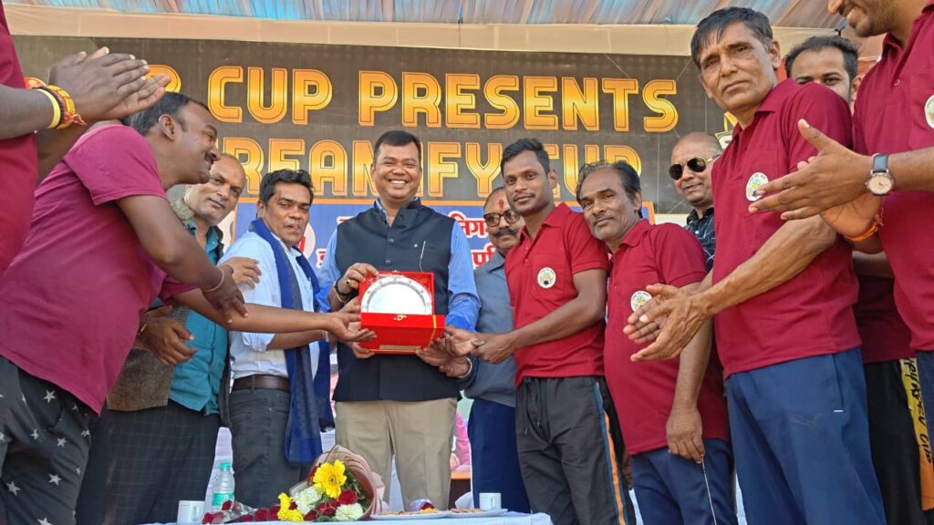 वीडियो जर्नलिस्ट ने दैनिक भास्कर को 7 विकेट से हराया