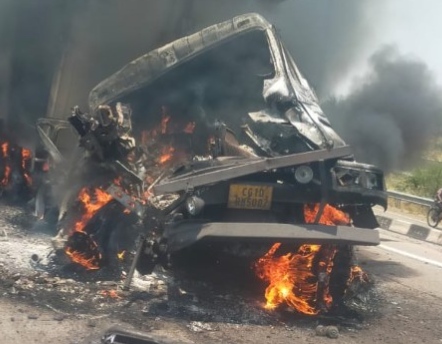 हाइवे में भीषण हादसा, ट्राला में आग लगने से जिंदा जला ड्राइवर