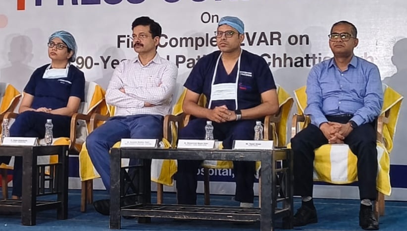 90 वर्षीय महिला का जटिल महाधमनी एन्यूरिज्म का सफल उपचार,